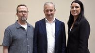 Liike Nytin puoluejohto, varapuheenjohtaja Petteri Summanen, puheenjohtaja Harry Harkimo, ja varapuheenjohtaja Heidi Sukari.