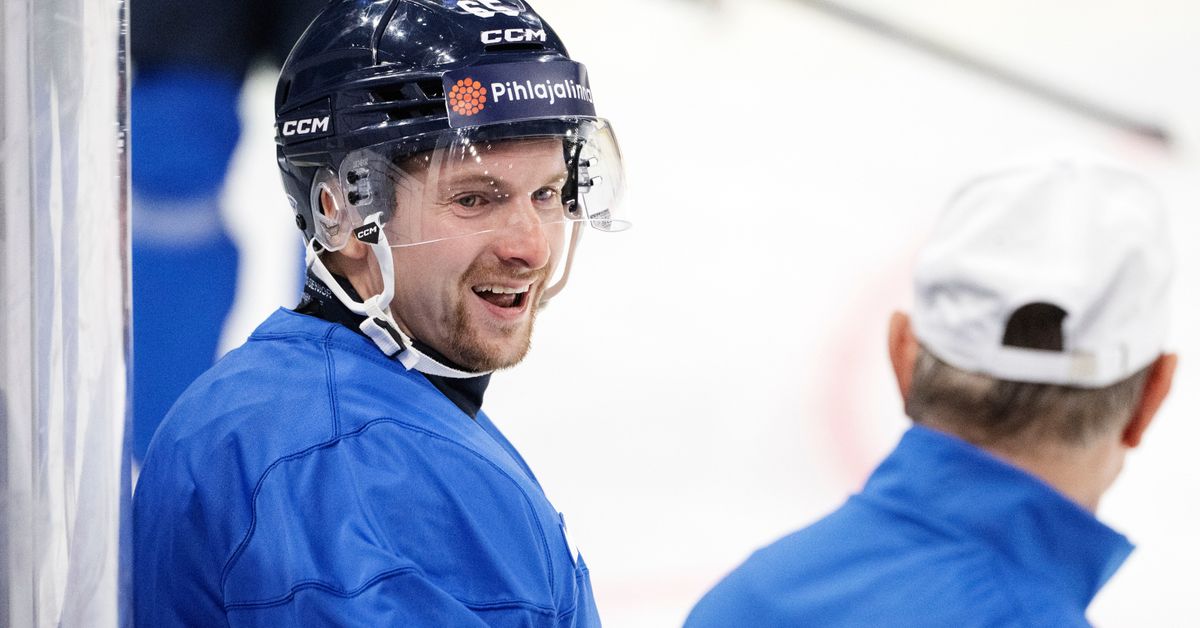 Leijonien moninkertainen MM-sankari vähättelee merkitystään – Ville Peltonen palautti Sakari Mannisen ilon jääkiekkoon