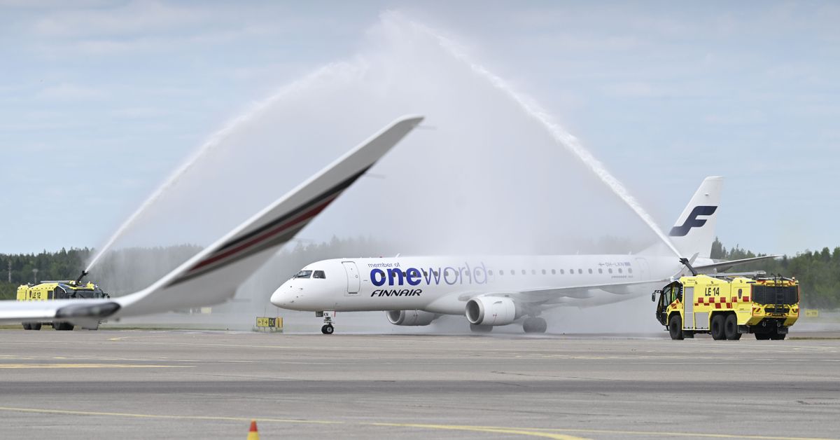 Finland's ice hockey champs receive heroes' welcome