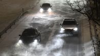 Autoja maantiellä huonossa ajokelissä