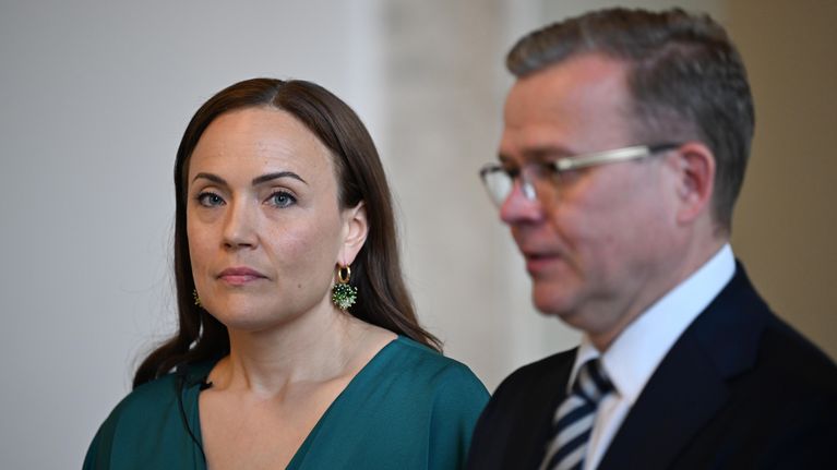Karoliina Partanen och Petteri Orpo står bredvid varandra.