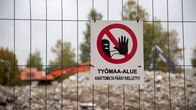 Työmaa-alue, asiottomilta pääsy kielletty- kyltti.