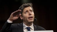 Sam Altman, OpenAI:n toimitusjohtaja, todistamassa Yhdysvaltain senaatin komitean edessä.