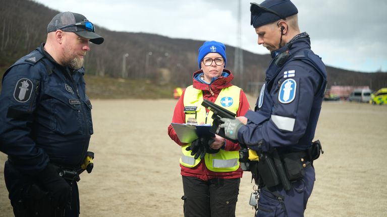 Kaksi poliisia ja Tanja Sälevä