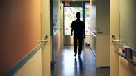 Anonyymi lähihoitaja Jaalan palvelukeskussa Kouvolassa. 