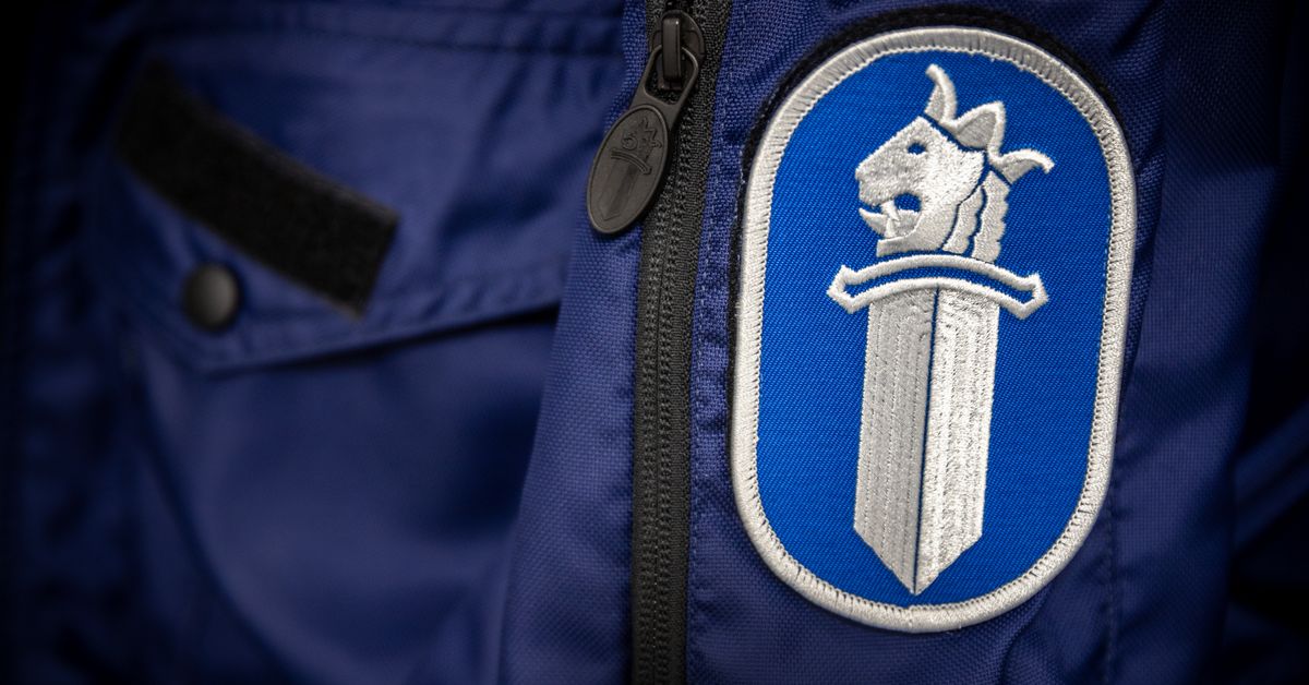 Joku ajoi parisenkymmentä ruohonleikkuria kerrostalon pihaan Lahdessa – poliisi selvittää minne anastettu tavara katosi