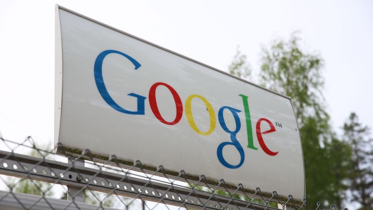 Haminan Googlen sisäänkäynti.