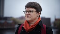 Henkilö, Kerttu Tarjamo, poseeraa kameralle.