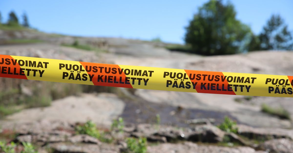 Puistotyöntekijöitä odotti outo yllätys Kotkassa: suosittu puisto oli aidattu, eikä kukaan tiennyt, miksi juuri nyt