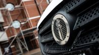 Poliisiauto Itä-Suomen poliisilaitoksen pihalla