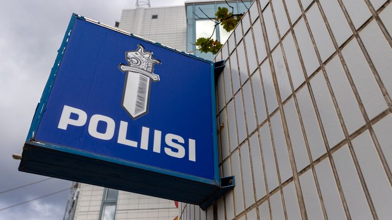 Tampereen pääpoliisiaseman kyltti