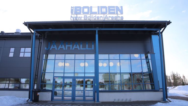 Sodankylän jäähalli edestäpäin kuvattuna