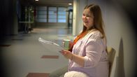 Nissoon čokkáá stoovlist já moijáá. Sust láá kieđâst pápáreh já pahvikobbâ.