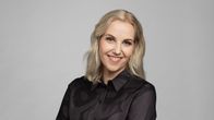 Potrettikuva Ylen yhteiskuntasuhdepäällikkö Johanna Tuurista.