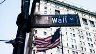 Wall Streetin katukyltti New Yorkissa.