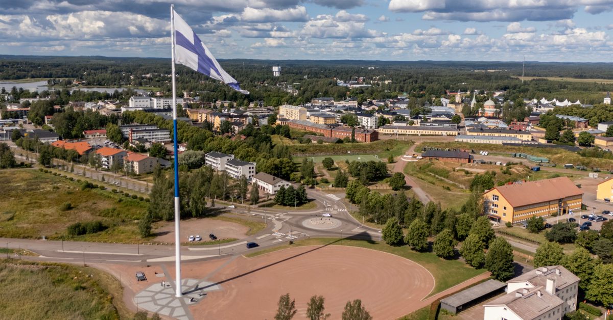 Satametrisen lipputangon kohtalo on ratkeamassa  Haminassa –
