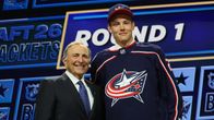 Oscar Hemming ja NHL-komissaari Gary Bettman.