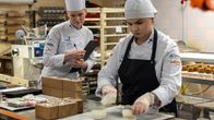 leipomoalan opettaja ja kondiittorimestari Juliana Hokkanen 
