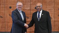Australian pääministeri Anthony Albanese ja Fidžin pääministeri Sitiveni Rabuka tapasivat maanantaina Fidžillä.