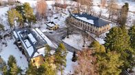 Ilmakuva Kyyhkylän kartanon rakennuksista.