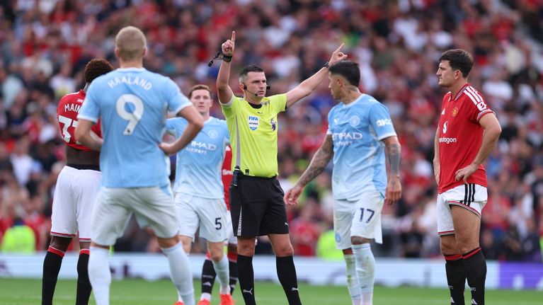 Michael Oliver hyväksyi Erling Haalandin maalin väärin perustein.