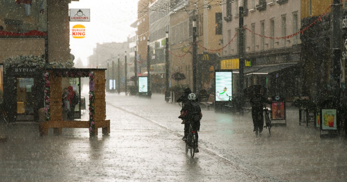 Rain and thunderstorms expected as weekend turns cooler