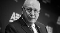 Dick Cheney henkilökuva mustavalkoisena.