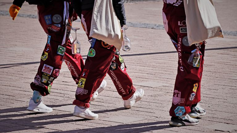 Opiskelijoita vappuna Joensuussa.