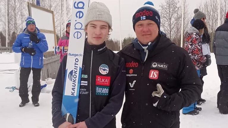 Suuri yleisö on tuskin kuullutkaan mäkihyppääjä Vilho Palosaaresta ...