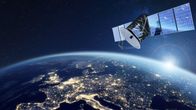 Telekommunikationssatellit över Europa.