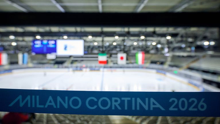 Kuvaa Milano-Cortinan talviolympialaisten Milano Rho Ice Hockey Arenasta.