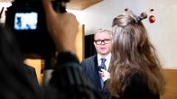 Media haastattelee Petteri Orpoa.