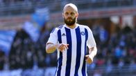 Teemu Pukki HJK:n paidassa.