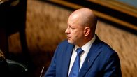 Timo Vornanen eduskunnan istuntosalissa.