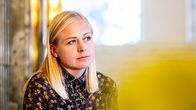 Elina Valtonen mediatilaisuudessa.