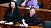 Krista Kiuru eduskunnan istuntosalisssa.