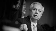 Lindsey Graham mustavalkoisessa kuvassa.