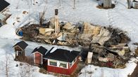 Ilmakuva palaneesta asuinrakennuksesta.