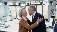 Euroopan komission puheenjohtajaa Ursula von der Leyen tapasi Kanadan pääministerin Mark Carneyn G/-kokouksessa Ranskassa kesäkuussa 2026.