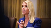 Yhdysvaltain oikeusministeri Pam Bondi.