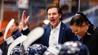 Tero Lehterä antaa palautetta huutamalla.