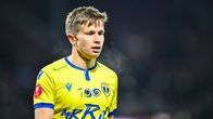 Tommi Jyry pelaa jalkapalloa.