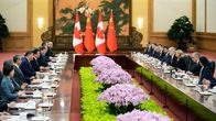 Kanadan ja Kiinan valtuuskunnat neuvottelussa tapaamisessa Pekingissä Kiinassa.