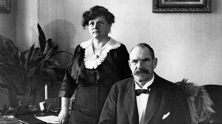 Pehr Evind ja Ellen Svinhufvud vuonna 1917.