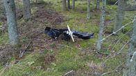 Miehittämättömän ilma-alus metsässä Kouvolan pohjoisosissa 29.3. Kuva: Poliisi.
