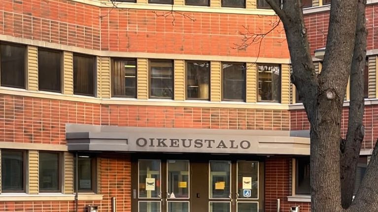 Satakunnan käräjäoikeuden rakennus.