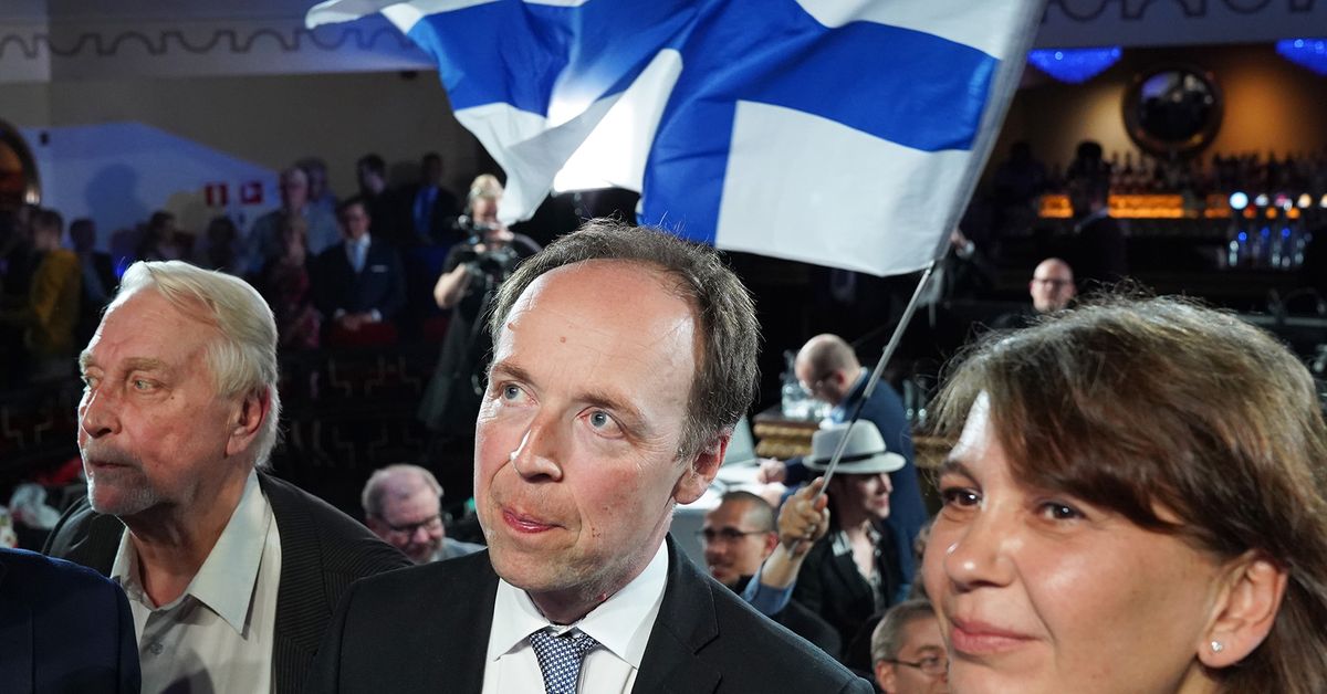 Finns Party chair quits ethno-nationalist group, wins re-election