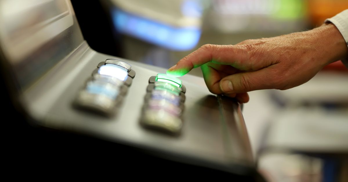 Parties open to tighter restrictions on slot machines | Yle