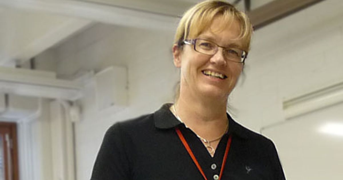 Helle haastaa sopivan pukeutumisen säännöt | Yle