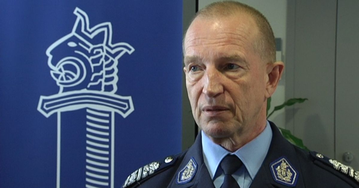 Helsingin poliisikomentaja Riikonen ei harkitse eroa | Yle